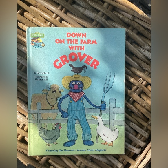 Sesame Street | Other | Vintage 8s Down On The Farm With Grover Used ...